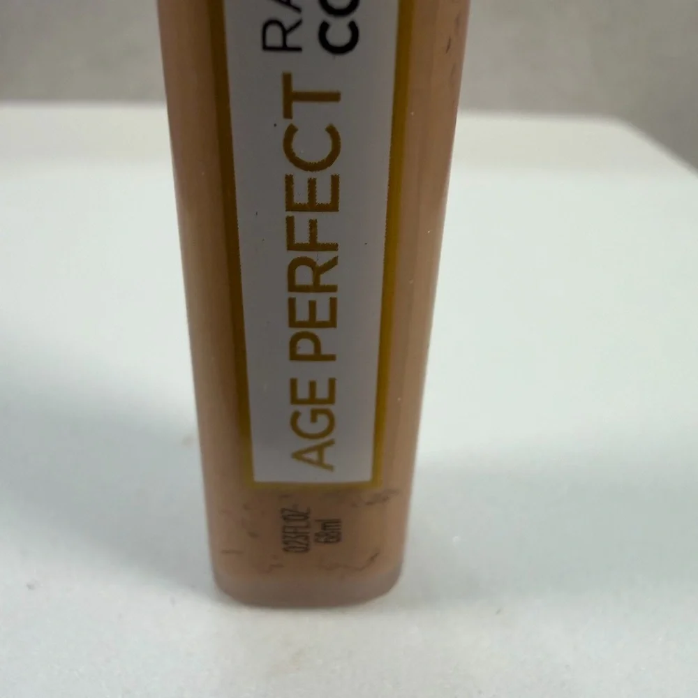 🩷5/$10🩷 L'Oréal Age Perfect Radiant Concealer - Golden Beige